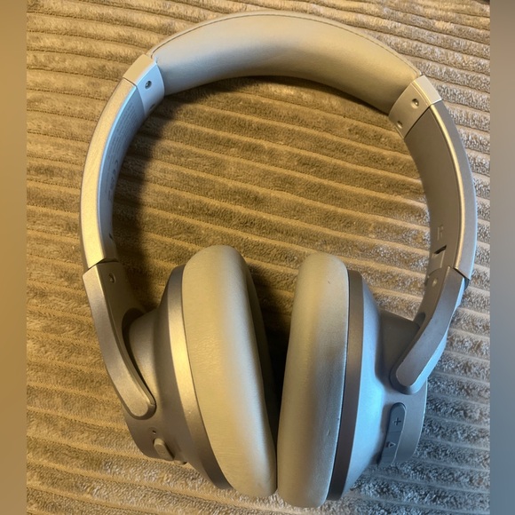 Soundcore Other - Anker Soudncore Life Q20  Active Noise Cancelling HeadP, Bluetooth Gray color